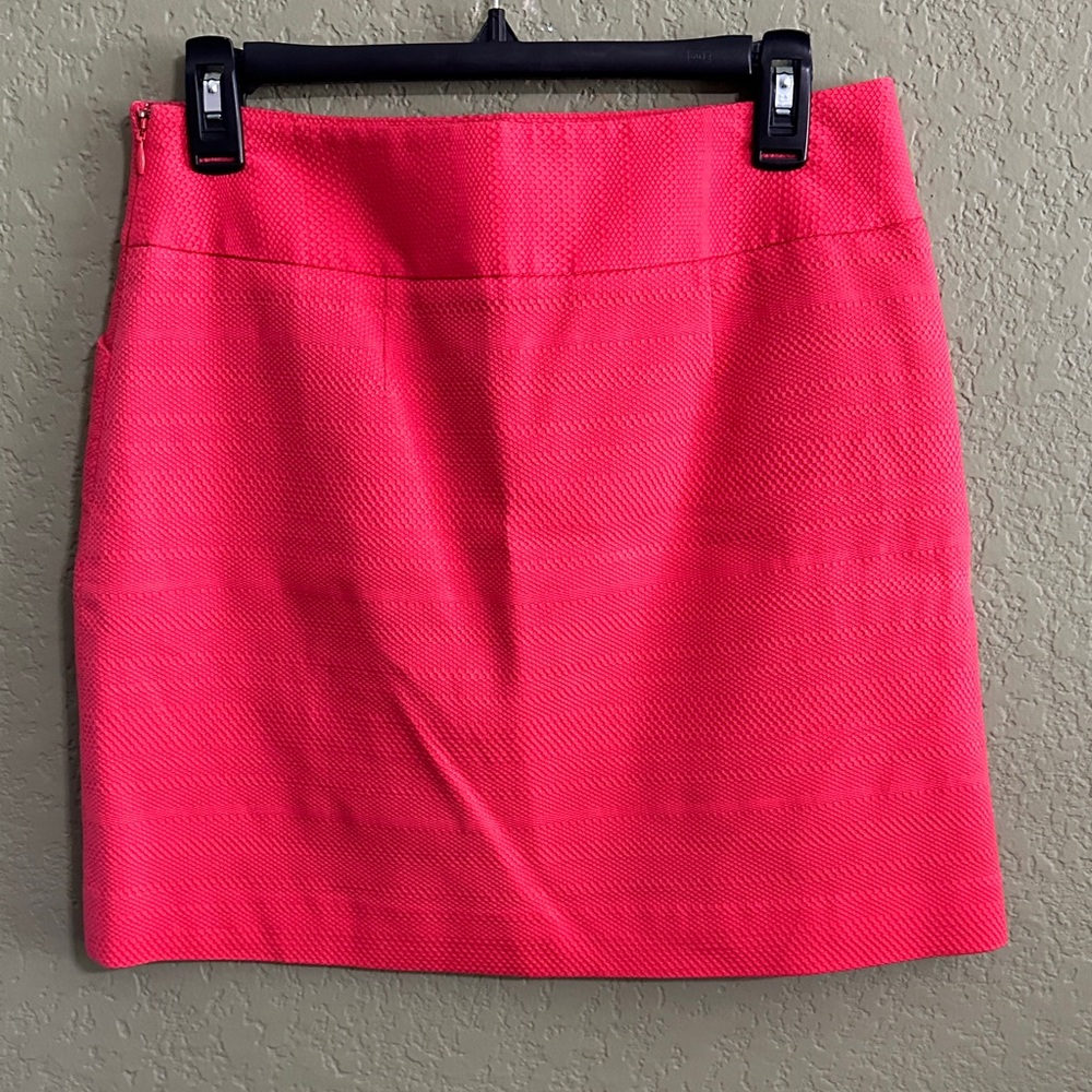 LOFT Bright Pink Textured Mini Skirt - Picture 3 of 3